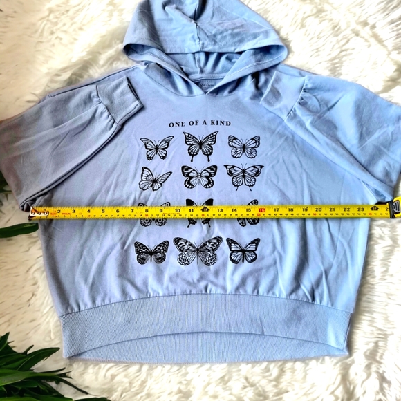 Pretty Rebellious Oversized Cropped Hooded Sweatshirt - Picture 3 of 6